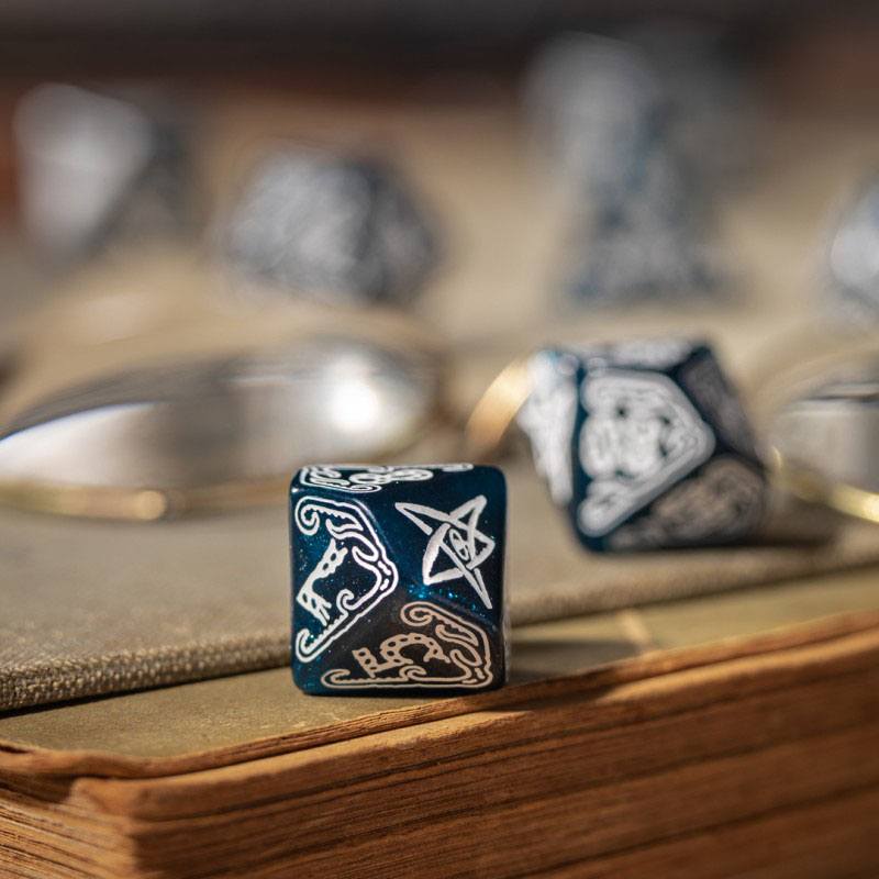 Call of Cthulhu: Dice Set - Abyssal & White - Image 3
