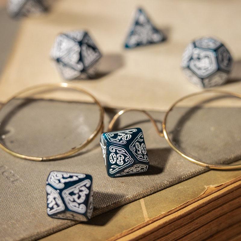 Call of Cthulhu: Dice Set - Abyssal & White - Image 4